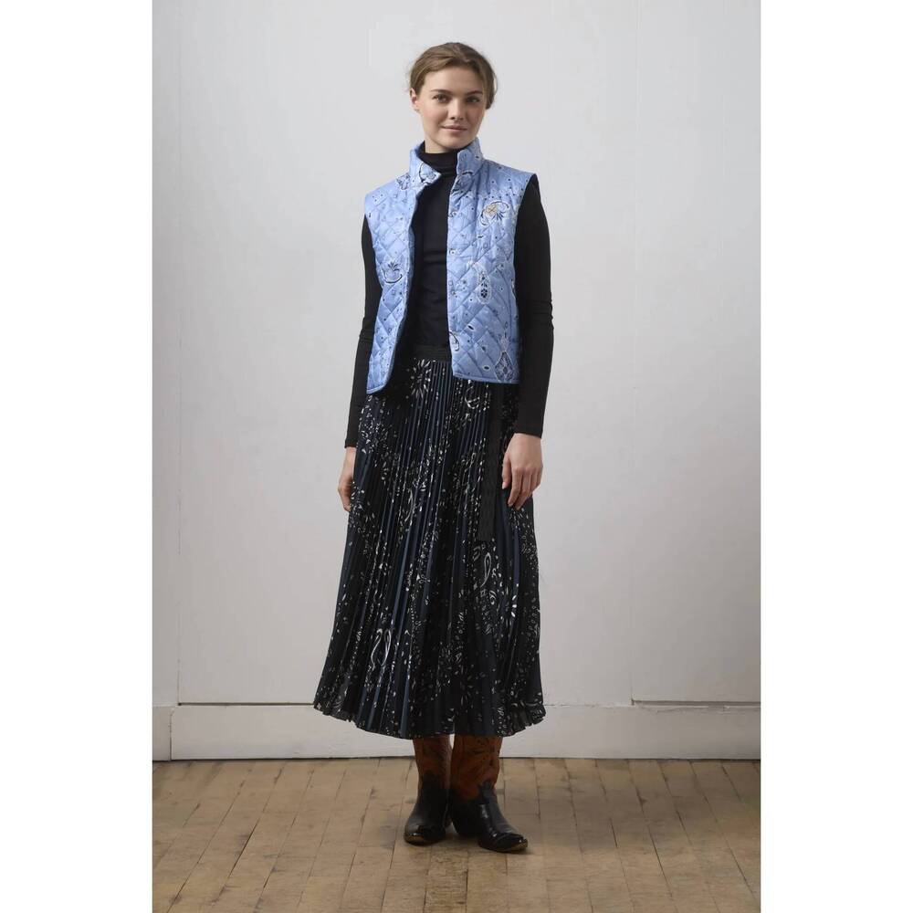 NEW POWDER PUFF COLLECTION quilted recycled nylon vest in bandana chambray